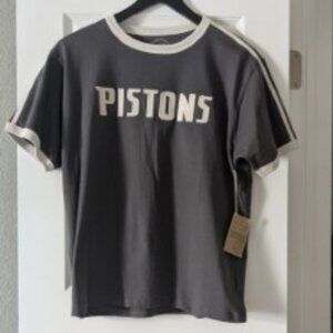 Pistons T-shirt - NWT